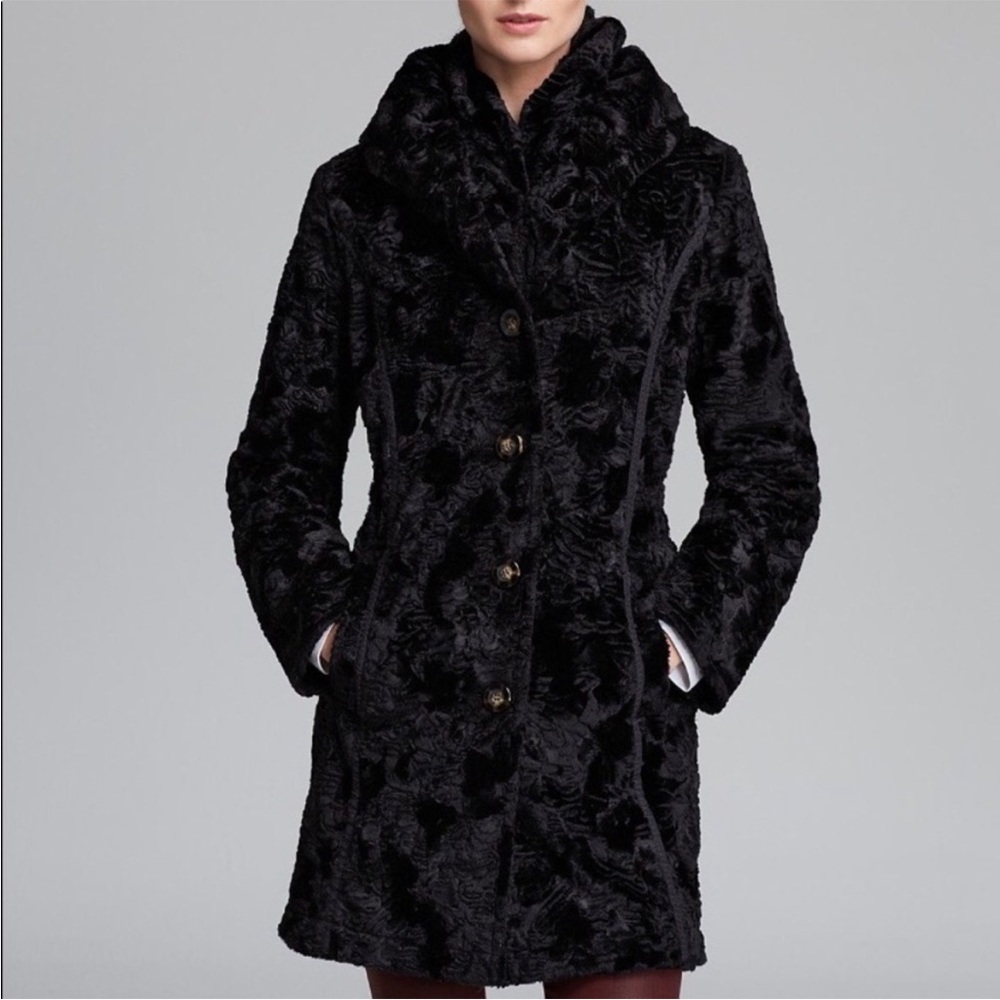 Laundry by Shelli Segal reversible, soft, warm beautiful coat